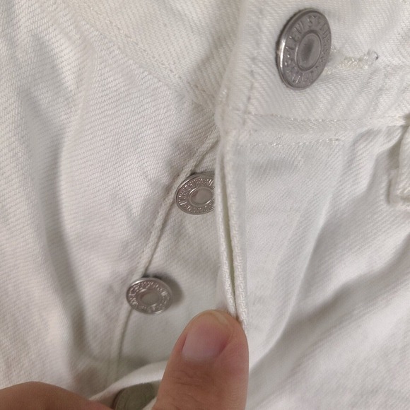 Levi's Shorts Womens Size 27 White Altered 501 Side Zipper Denim Cutoff Frayed - Picture 3 of 16